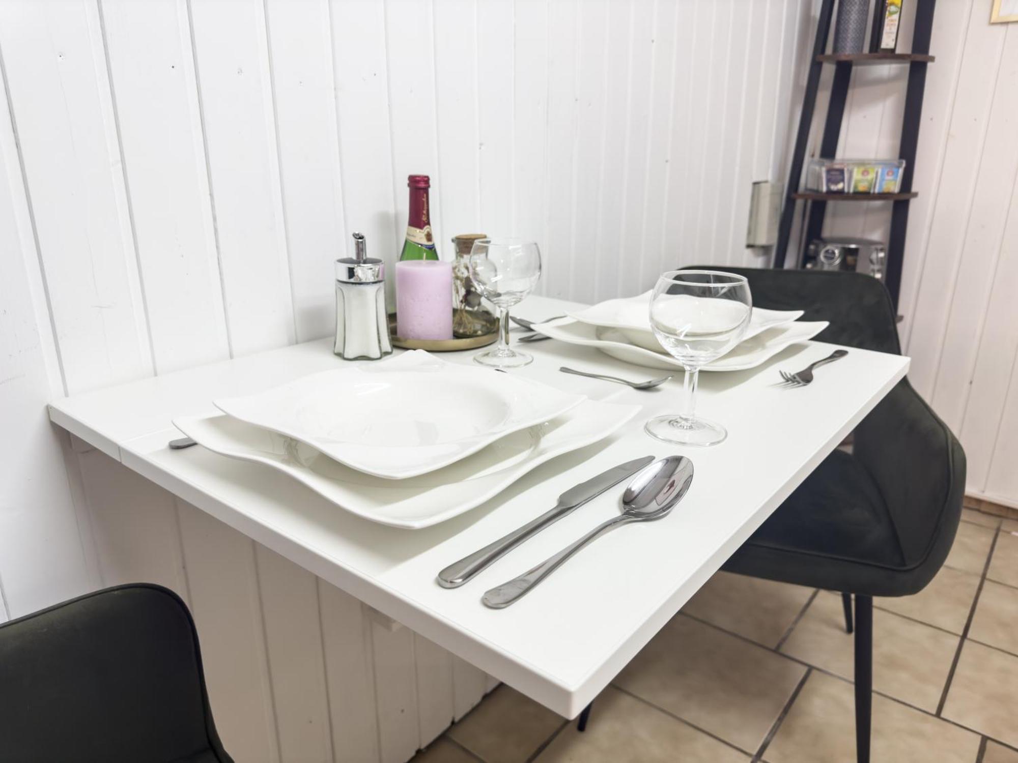 Souterrain Apartment Mit Eigenem Eingang Und Terasse Зарщед Екстериор снимка