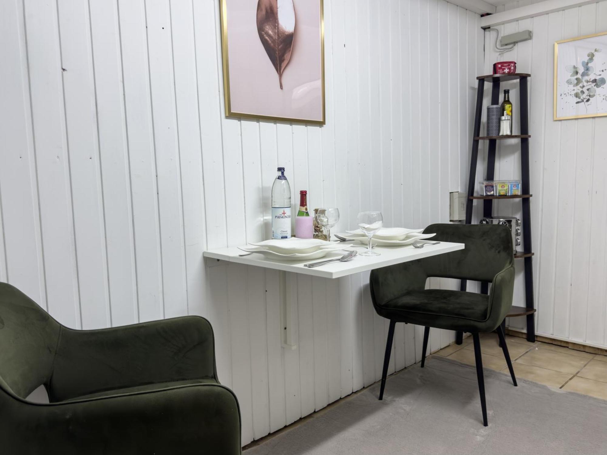 Souterrain Apartment Mit Eigenem Eingang Und Terasse Зарщед Екстериор снимка